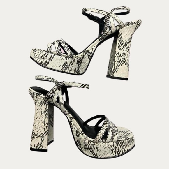 Vintage 90s FormulaX Snake Print Platform Heels Size 5.5 Black White - Picture 1 of 5
